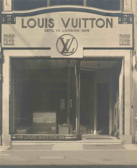 premier boutique louis vuitton 4 rue neuve-des-capucines